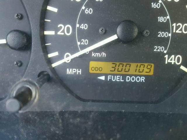 4T1BF22K01U117391 - 2001 TOYOTA CAMRY LE ვერცხლისფერი ფოტო 8