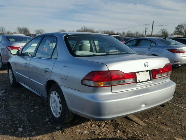 1HGCG66572A157652 - 2002 HONDA ACCORD LX SILVER photo 3