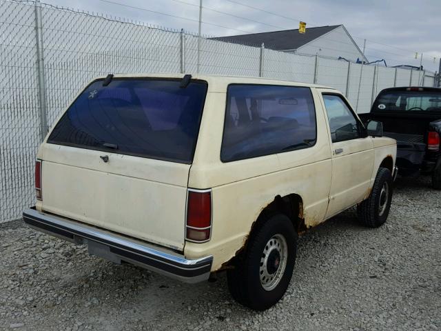 1GNCT18Z8K8217935 - 1989 CHEVROLET BLAZER S10 YELLOW photo 4