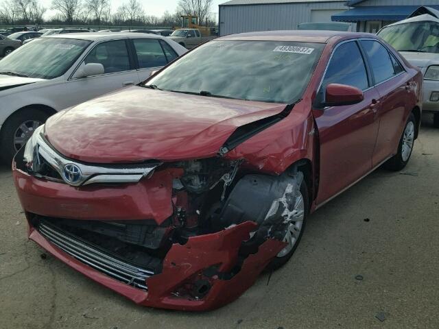 4T1BD1FK2CU053755 - 2012 TOYOTA CAMRY HYBR RED photo 2