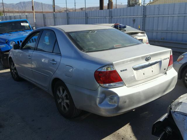 4T1BF32K55U097392 - 2005 TOYOTA CAMRY LE SILVER photo 3