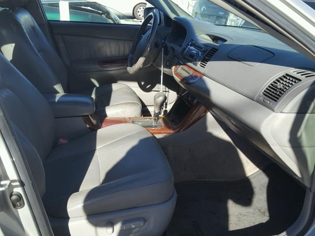 4T1BF32K55U097392 - 2005 TOYOTA CAMRY LE SILVER photo 5