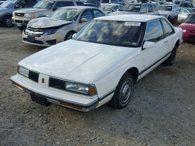 1G3HN14C3KW375511 - 1989 OLDSMOBILE DELTA 88 R WHITE photo 2