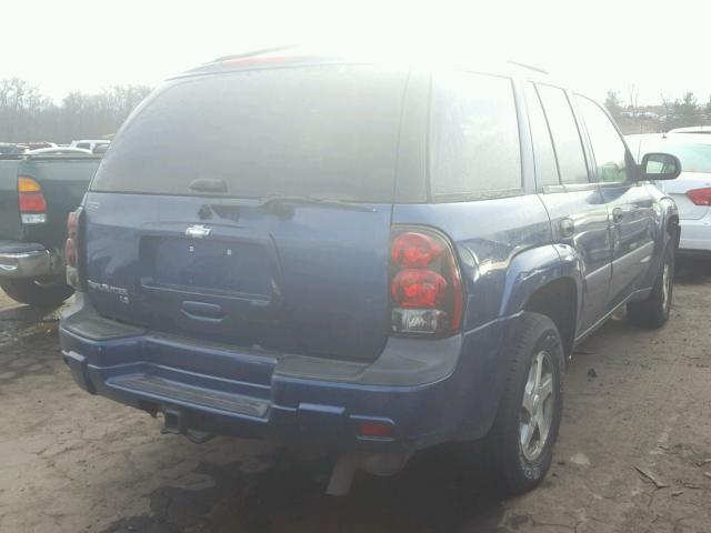 1GNDT13S552192949 - 2005 CHEVROLET TRAILBLAZE BLUE photo 4