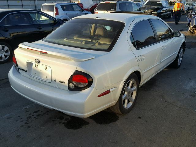 JN1CA31A41T310433 - 2001 NISSAN MAXIMA GXE WHITE photo 4