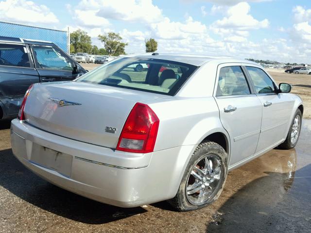 2C3KA53G97H601073 - 2007 CHRYSLER 300 TOURIN SILVER photo 4