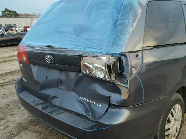 5TDKK4CC4AS319237 - 2010 TOYOTA SIENNA CE SILVER photo 9