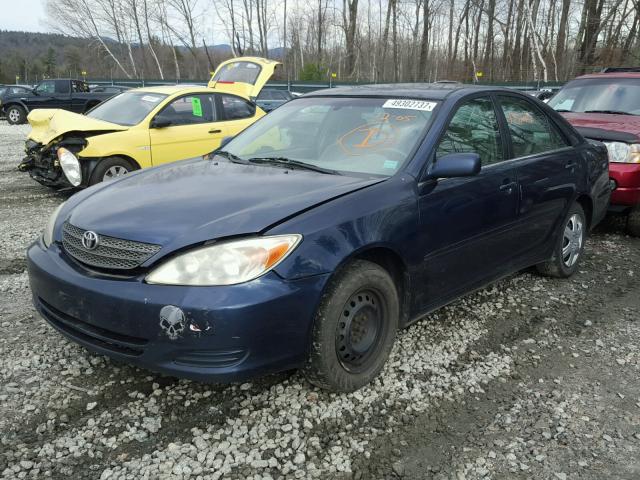 4T1BE32K62U502593 - 2002 TOYOTA CAMRY LE BLUE photo 2