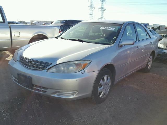 4T1BE32K93U158372 - 2003 TOYOTA CAMRY LE ვერცხლისფერი ფოტო 2