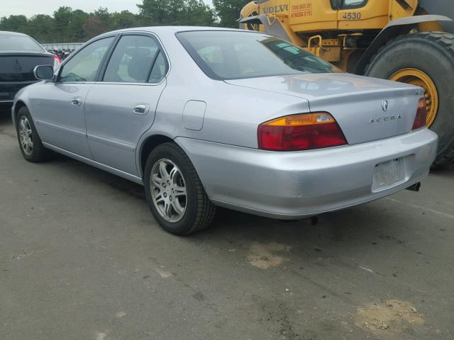 19UUA5669YA054539 - 2000 ACURA 3.2TL SILVER photo 3