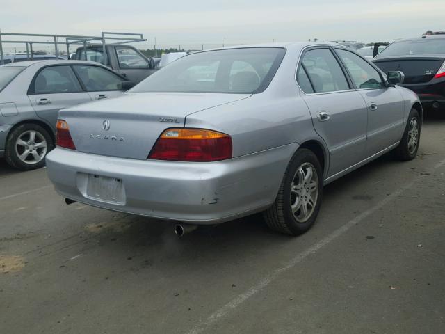 19UUA5669YA054539 - 2000 ACURA 3.2TL SILVER photo 4