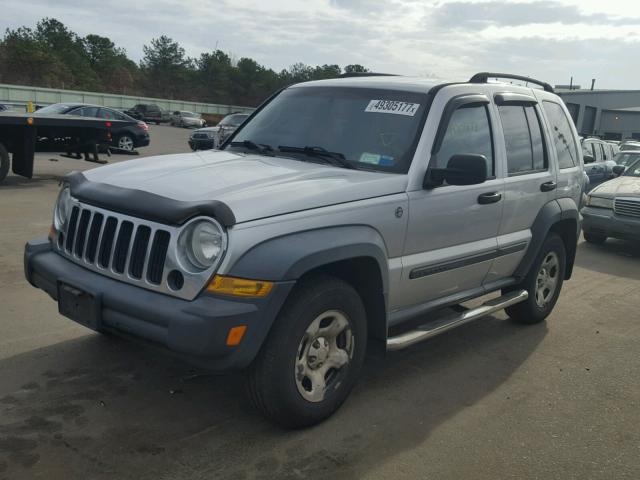 1J4GL48K67W500457 - 2007 JEEP LIBERTY SP SILVER photo 2
