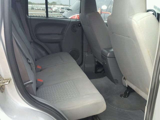 1J4GL48K67W500457 - 2007 JEEP LIBERTY SP SILVER photo 6