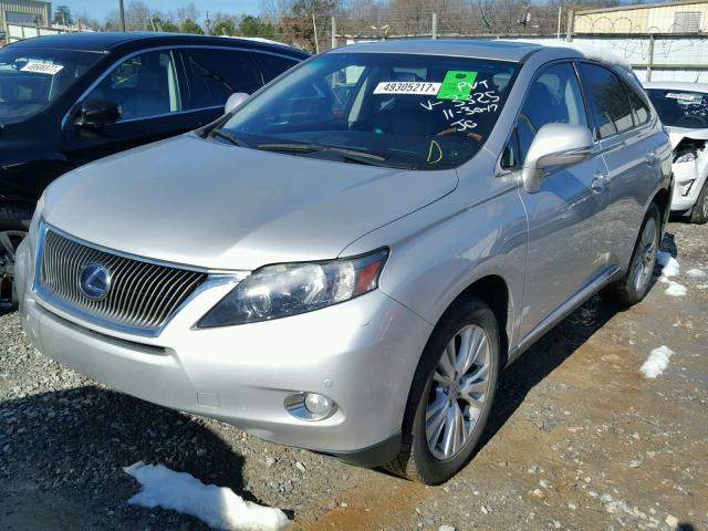 JTJZB1BA8A2003325 - 2010 LEXUS RX 450 SILVER photo 2