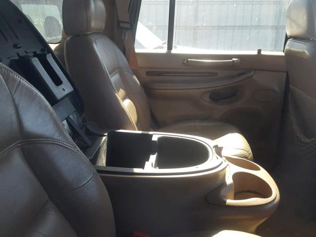 5LMPU28A1XLJ32844 - 1999 LINCOLN NAVIGATOR 黑色 照片 6