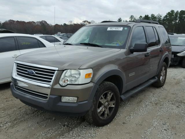 1FMEU63E06UB15232 - 2006 FORD EXPLORER X BROWN photo 2