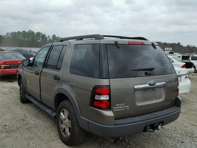 1FMEU63E06UB15232 - 2006 FORD EXPLORER X BROWN photo 3