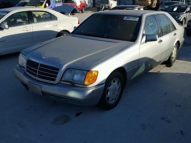 WDBGA57E3NA046688 - 1992 MERCEDES-BENZ 600 SEL GRAY photo 2