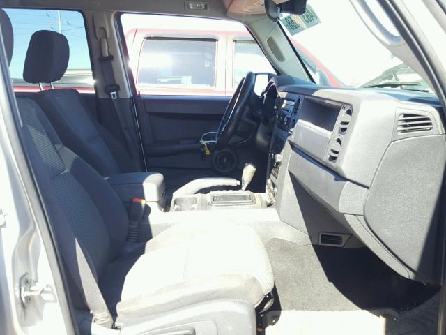 1J8HG48K18C110652 - 2008 JEEP COMMANDER Gümüş foto 5