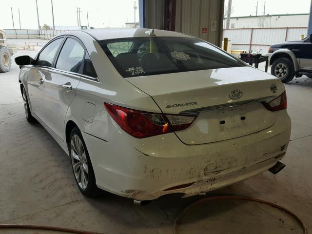 5NPEC4AC7CH364940 - 2012 HYUNDAI SONATA SE WHITE photo 3