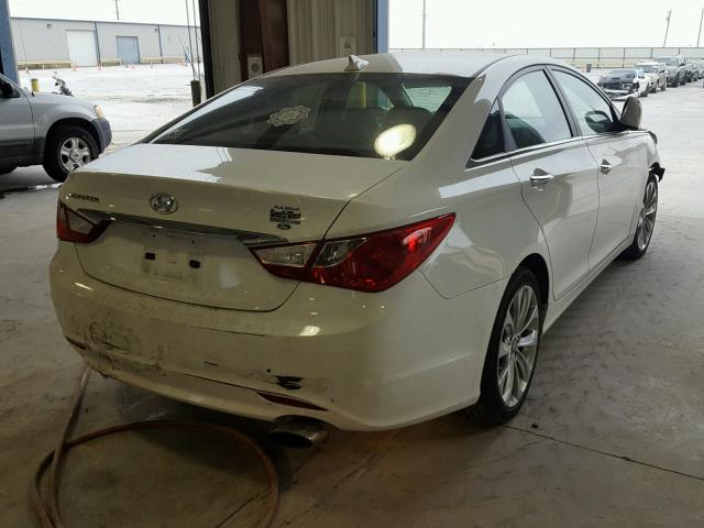 5NPEC4AC7CH364940 - 2012 HYUNDAI SONATA SE WHITE photo 4