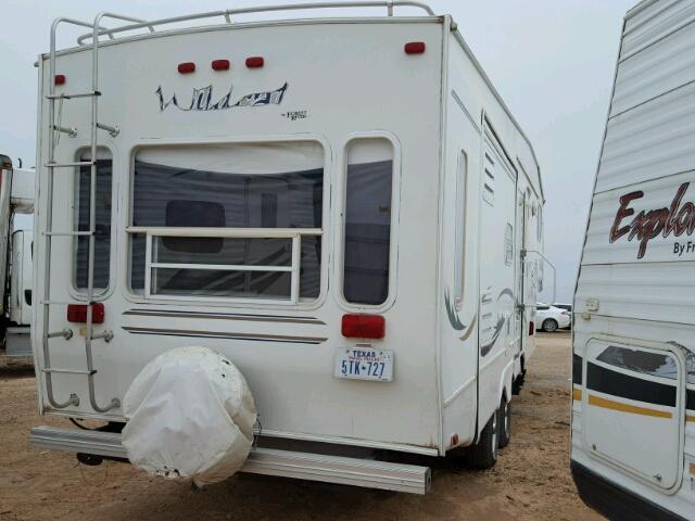 4X4FWCD292V003730 - 2002 REC 5TH WHEEL WHITE photo 4