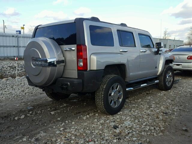 5GTDN13E878183345 - 2007 HUMMER H3 GRAY photo 4