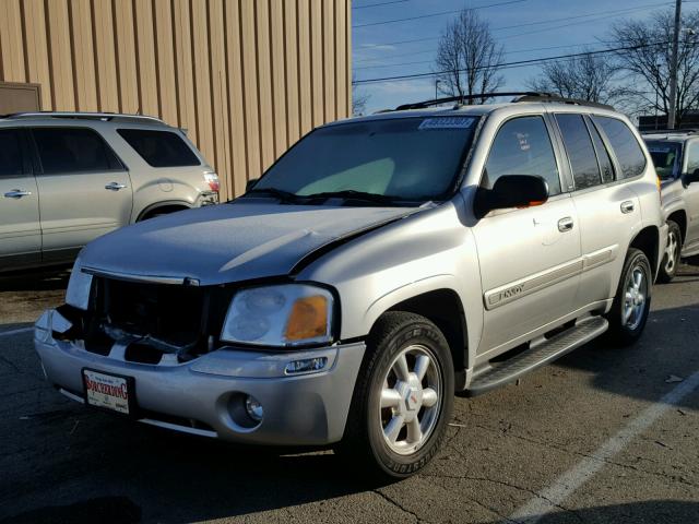 1GKDT13S342185946 - 2004 GMC ENVOY SILVER photo 2