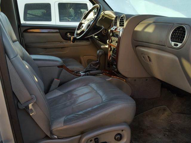 1GKDT13S342185946 - 2004 GMC ENVOY SILVER photo 5