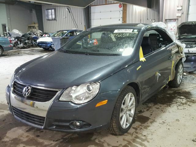 WVWBA71F18V035694 - 2008 VOLKSWAGEN EOS TURBO GRAY photo 2