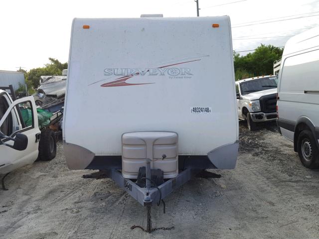 4X4TSVF258L011531 - 2008 FORV SURVEYOR WHITE photo 2