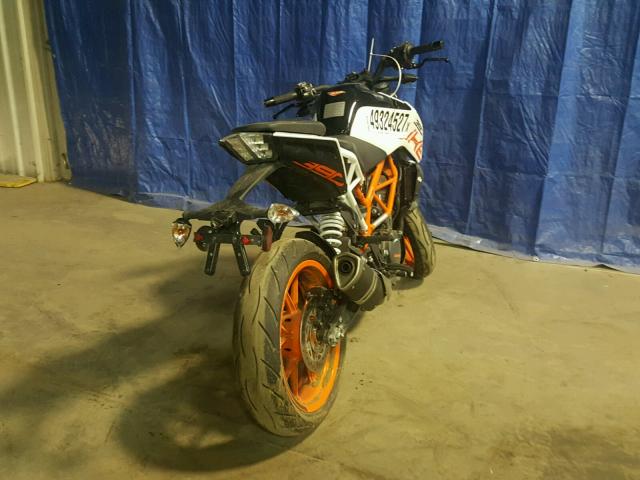 MD2JPJ402HC232619 - 2017 KTM 390 DUKE TWO TONE photo 4