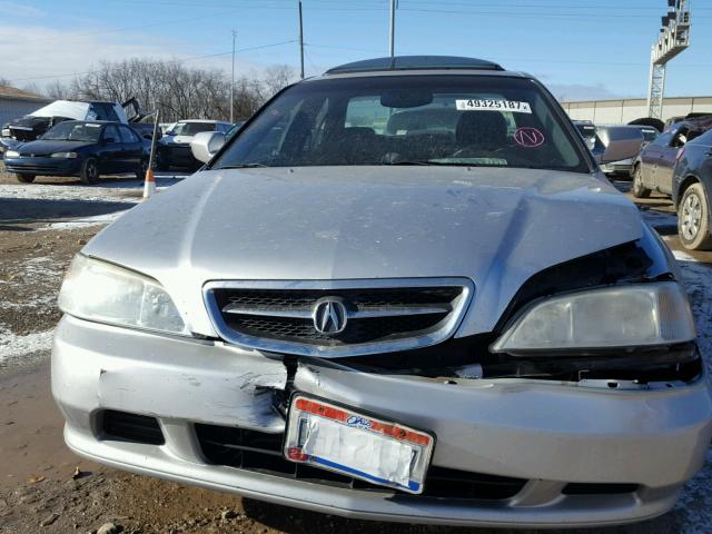 19UUA56681A006231 - 2001 ACURA 3.2TL SILVER photo 9