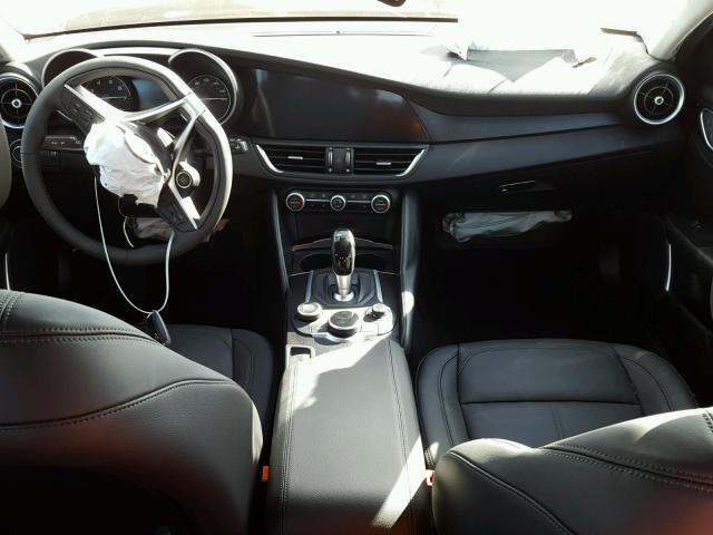 ZARFAEDN4J7589448 - 2018 ALFA ROMEO GIULIA Q4 ვერცხლისფერი ფოტო 9