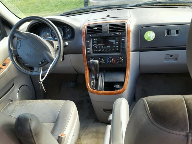 KNDUP131446586180 - 2004 KIA SEDONA EX BLUE photo 9