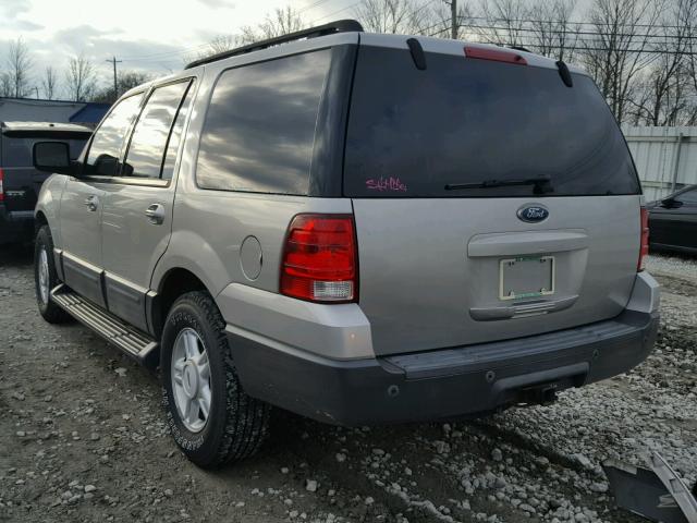 1FMFU16536LA41197 - 2006 FORD EXPEDITION SILVER photo 3