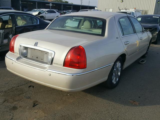 1LNHM83W43Y630949 - 2003 LINCOLN TOWN CAR C BEIGE photo 4