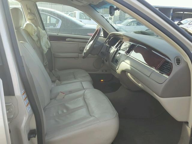 1LNHM83W43Y630949 - 2003 LINCOLN TOWN CAR C BEIGE photo 5