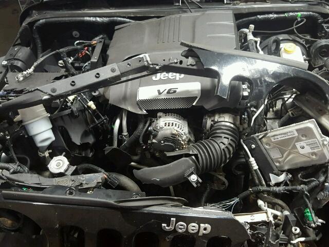 1C4BJWDG4GL133689 - 2016 JEEP WRANGLER U BLACK photo 7