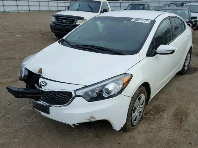 KNAFX4A66F5278751 - 2015 KIA FORTE LX WHITE photo 2