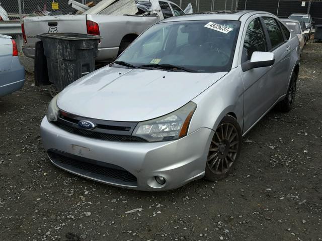 1FAHP3GN6AW114915 - 2010 FORD FOCUS SES GRAY photo 2