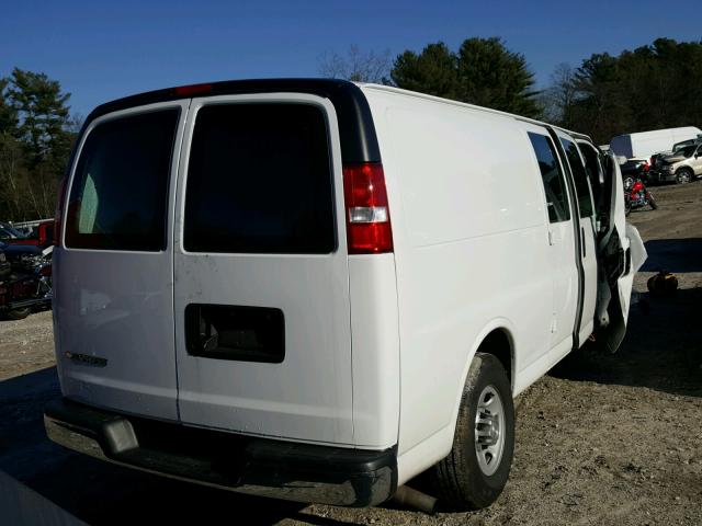 1GCWGBFF4H1218767 - 2017 CHEVROLET EXPRESS G2 WHITE photo 4