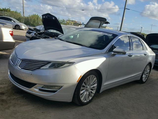 3LN6L2GK5DR801075 - 2013 LINCOLN MKZ SILVER photo 2