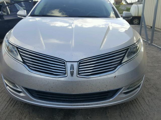 3LN6L2GK5DR801075 - 2013 LINCOLN MKZ SILVER photo 7