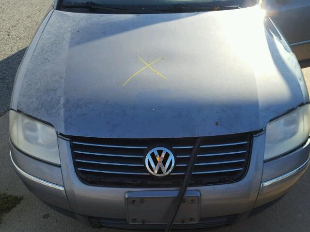 WVWMD63B24E272256 - 2004 VOLKSWAGEN PASSAT GL GRAY photo 7