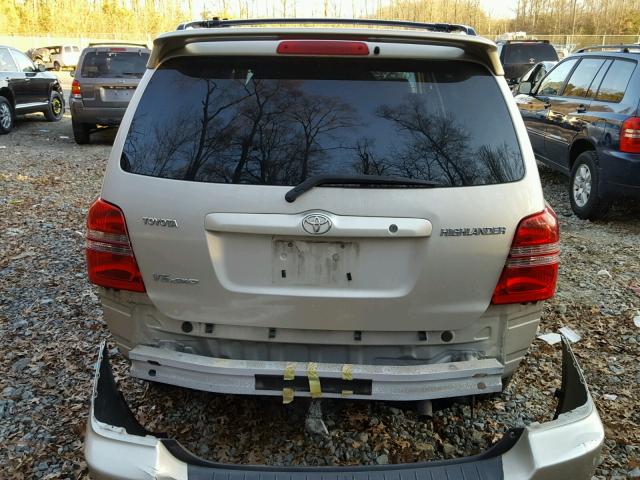 JTEHF21A030106646 - 2003 TOYOTA HIGHLANDER GOLD photo 9