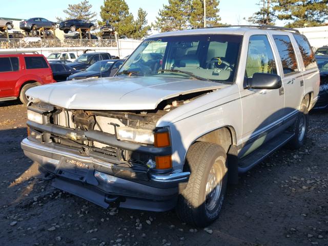 1GNEK13R4TJ313459 - 1996 CHEVROLET TAHOE K150 SILVER photo 2