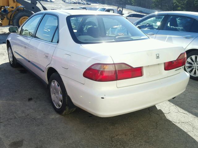 1HGCG5644XA116159 - 1999 HONDA ACCORD LX WHITE photo 3