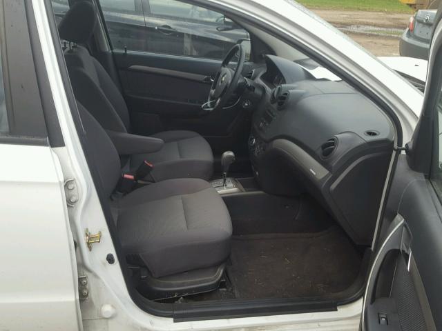 KL1TD56657B112759 - 2007 CHEVROLET AVEO BASE Biały zdjęcie 5