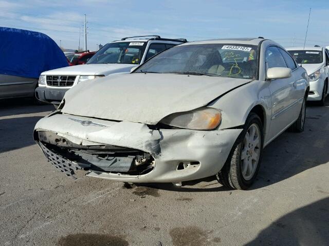 4C3AG52H11E076625 - 2001 CHRYSLER SEBRING LX WHITE photo 2